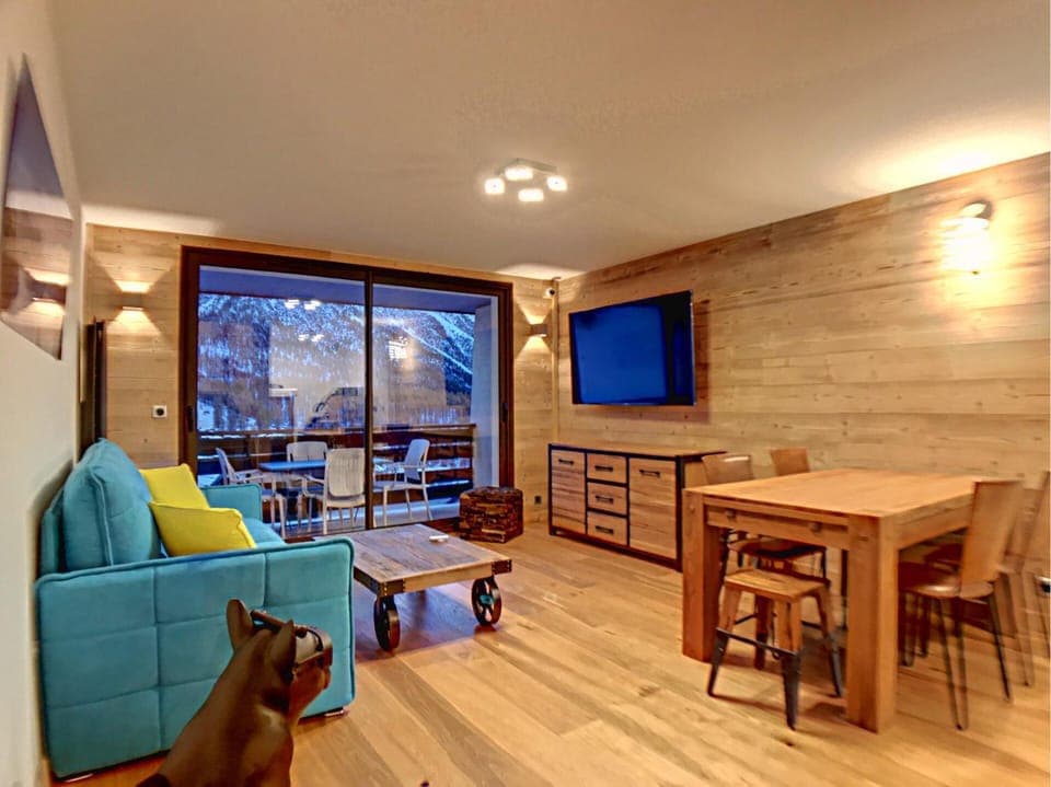 TV and multimedia, Balcony/Terrace, Kitchen or kitchenette, Living room, Dining area, Mountain view