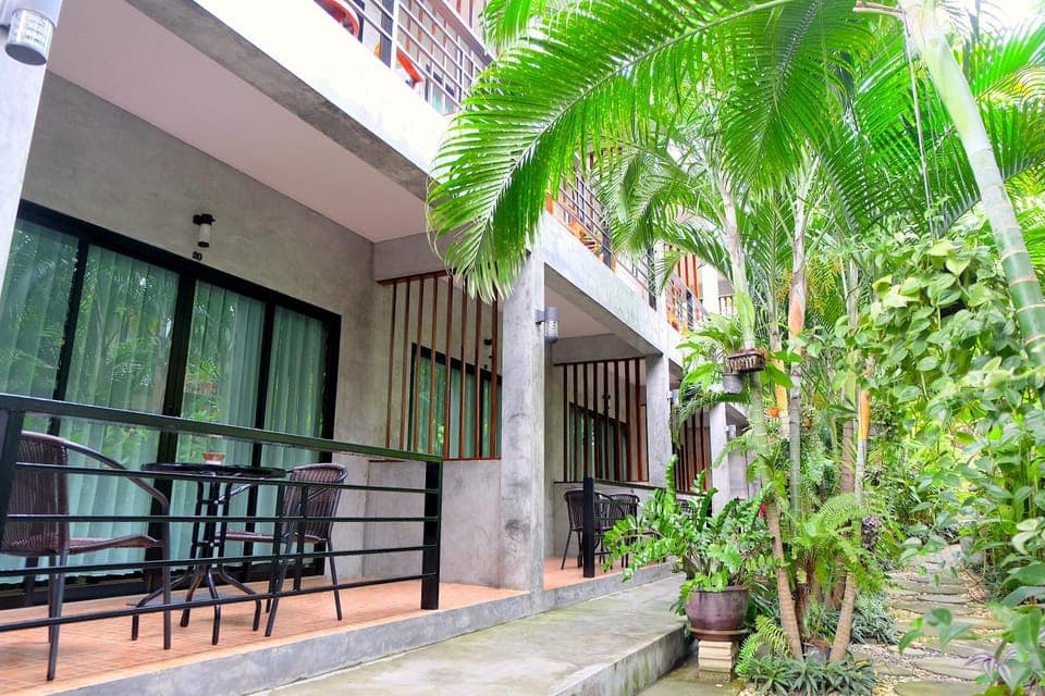 Property building, Balcony/Terrace, Garden view