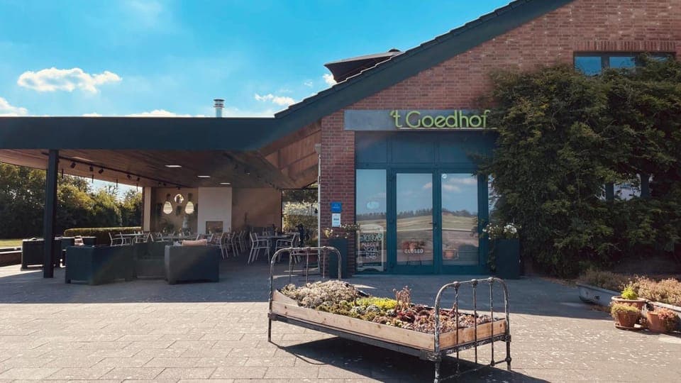 Property building, Day