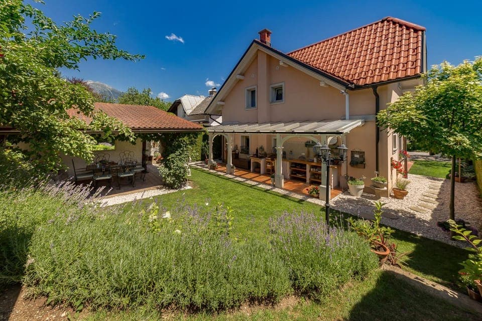 Property building, Garden