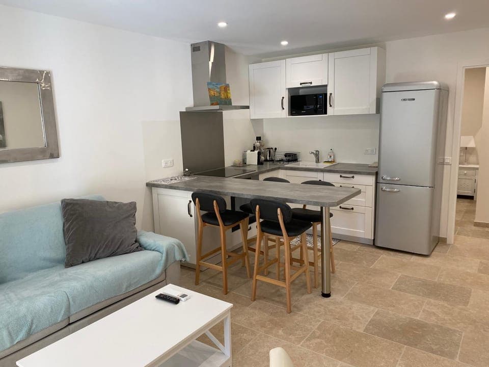 Kitchen or kitchenette, Seating area