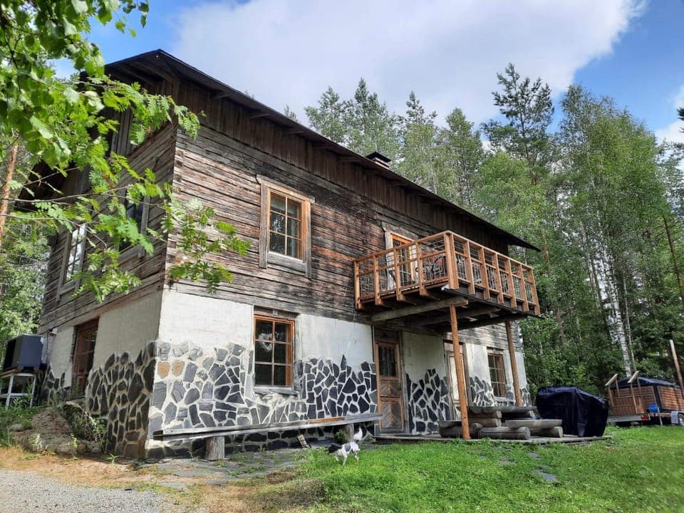 Property building, Hot Tub, Balcony/Terrace