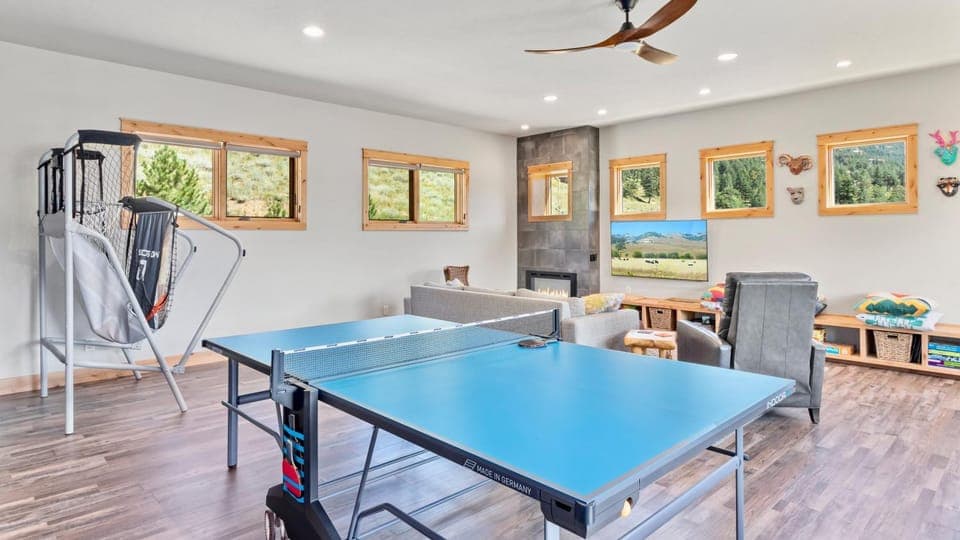 Table tennis