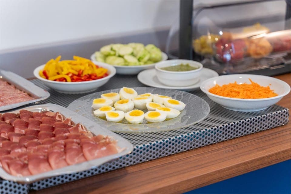 Breakfast, Buffet breakfast