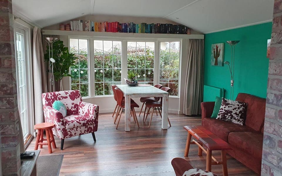 Living room, Photo of the whole room, Dining area