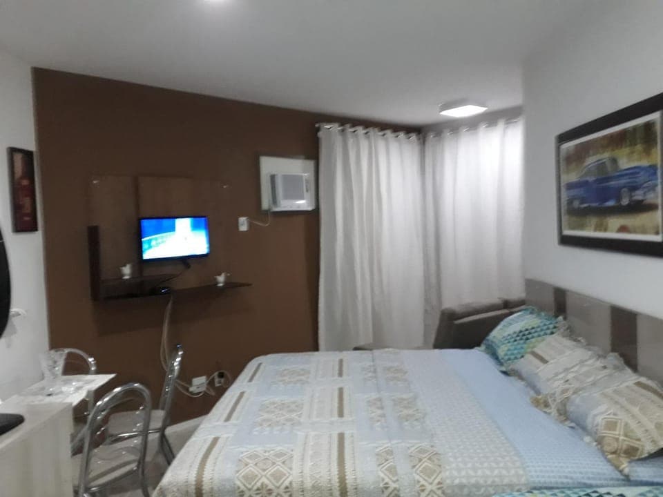 Bed, Day, Photo of the whole room