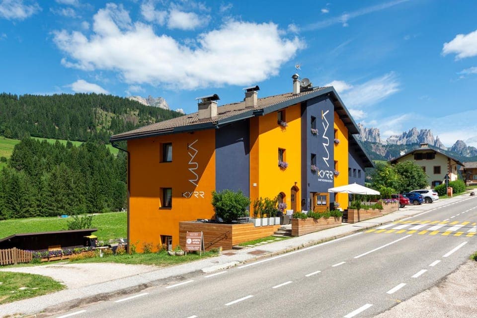 Property building, Neighbourhood, Street view