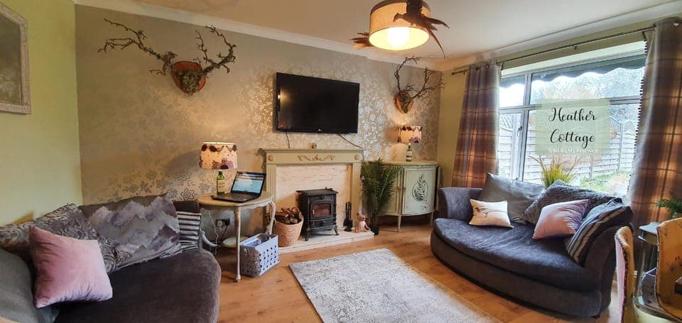 Living room, Seating area