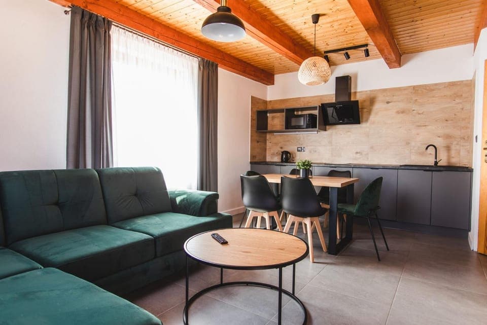 Kitchen or kitchenette, Living room, Seating area, Dining area, minibar