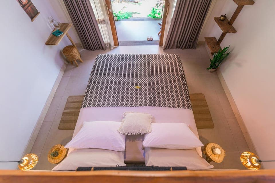 Bed, Photo of the whole room