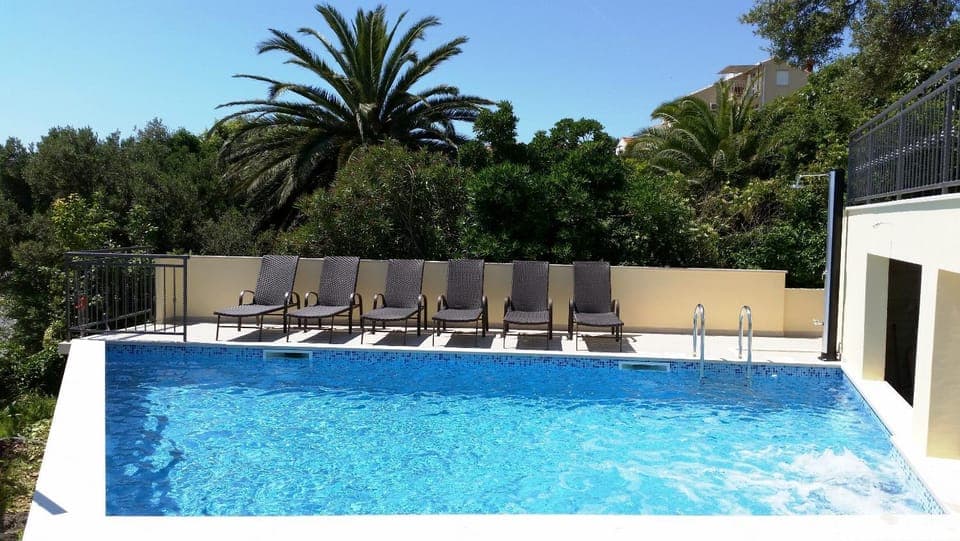 Balcony/Terrace, Swimming pool