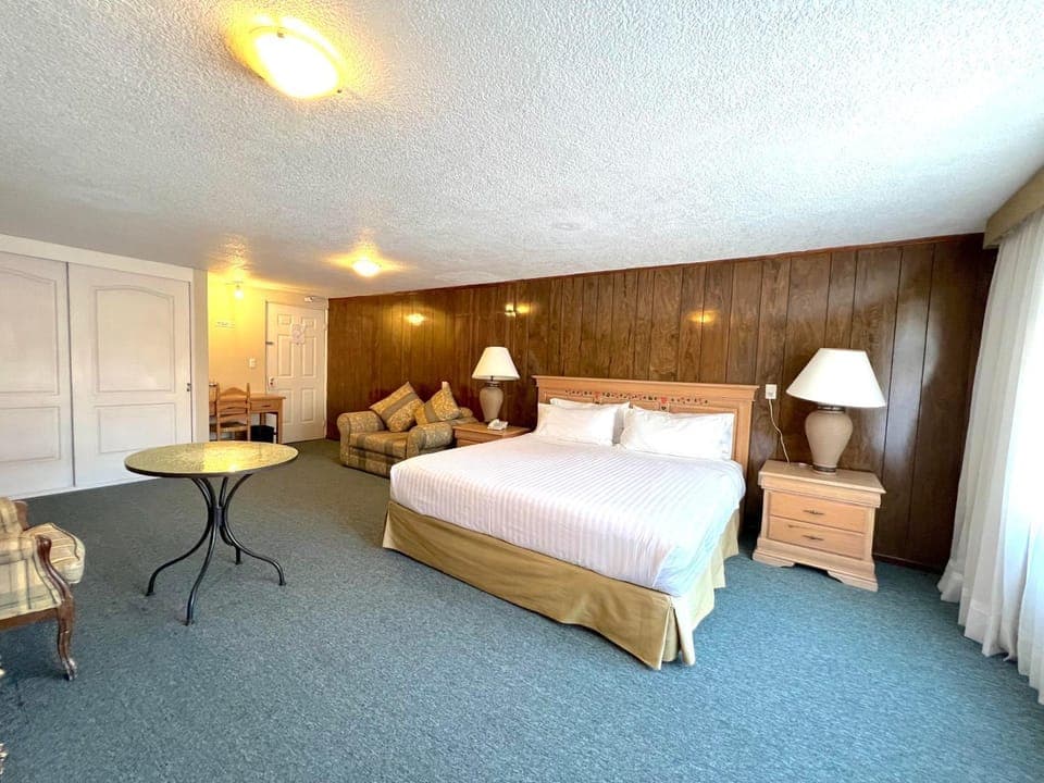 Photo of the whole room