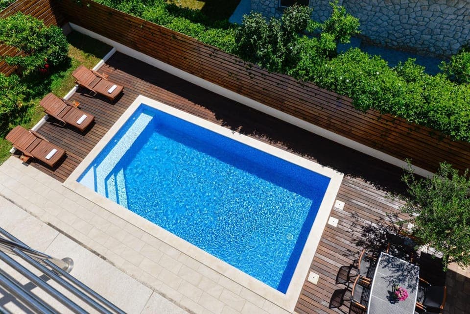 Day, Swimming pool, sunbed