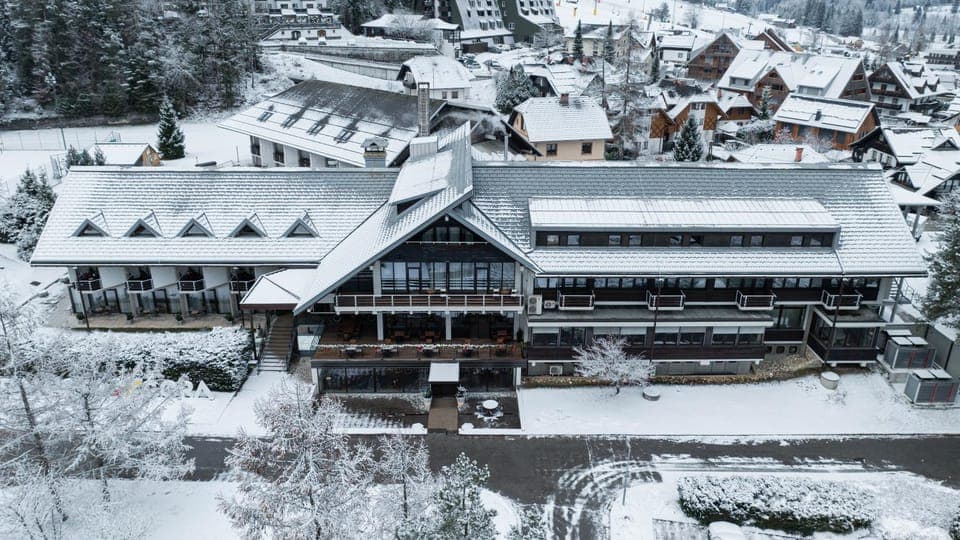 Property building, Day, Bird's eye view, Winter