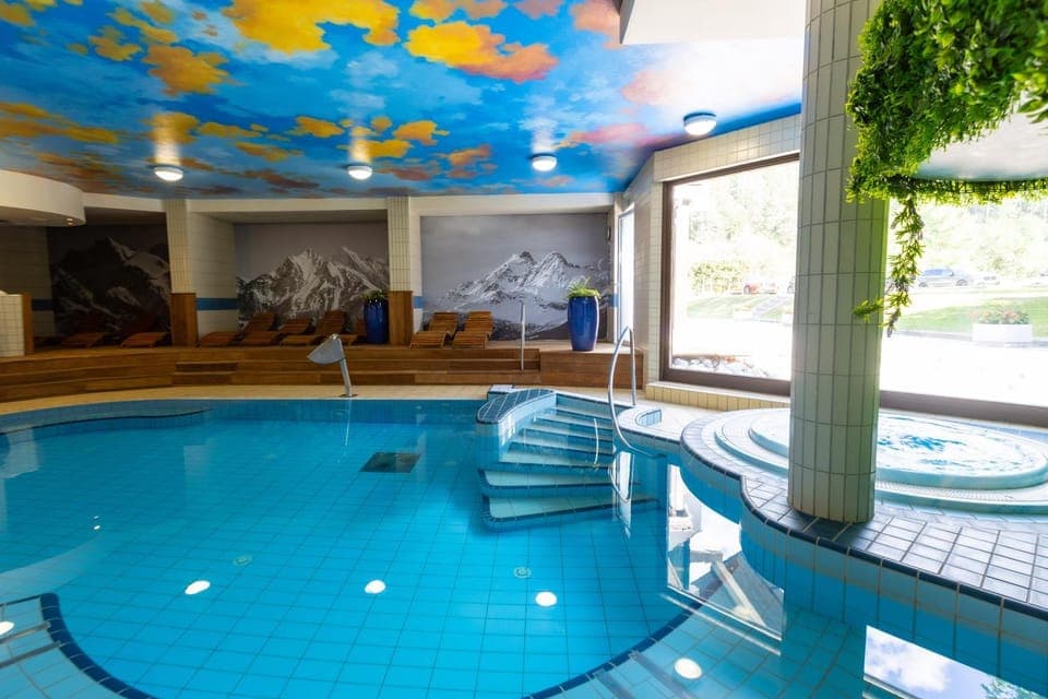 Pool view, Swimming pool