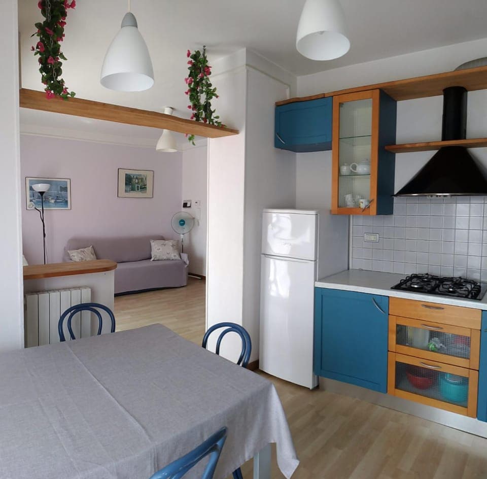 Dining area, kitchen