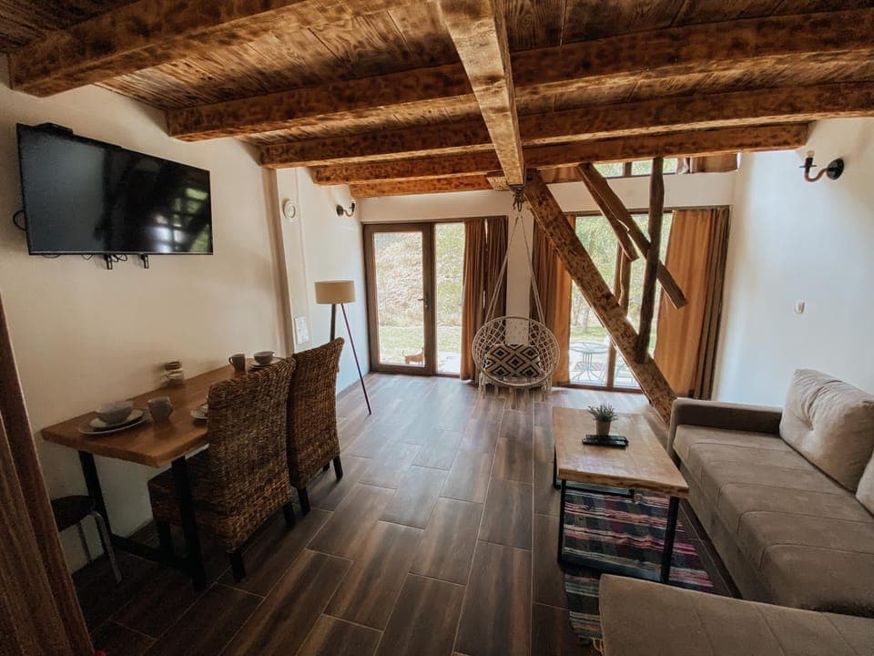 TV and multimedia, Living room, Seating area