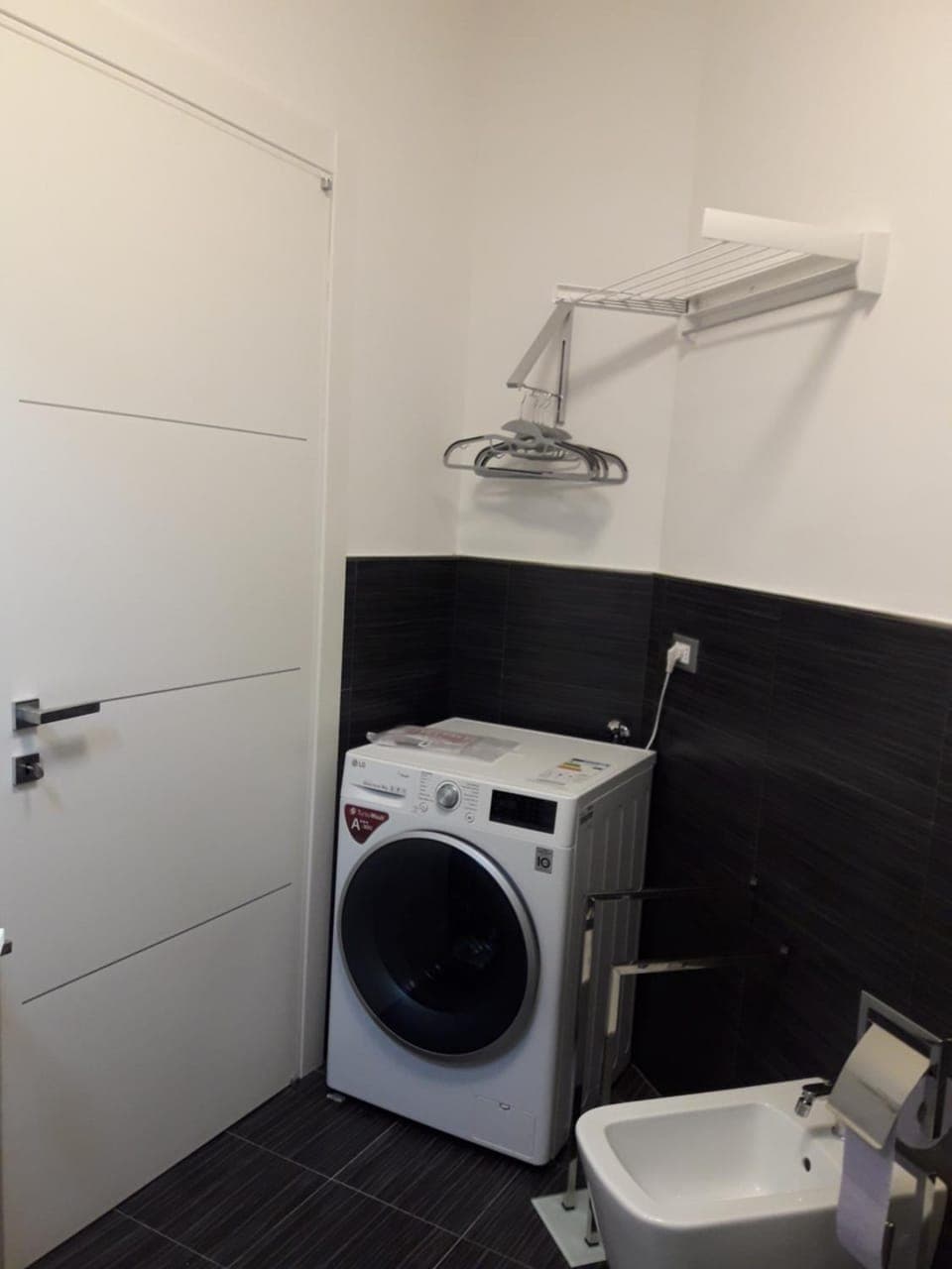 Bathroom, washing machine