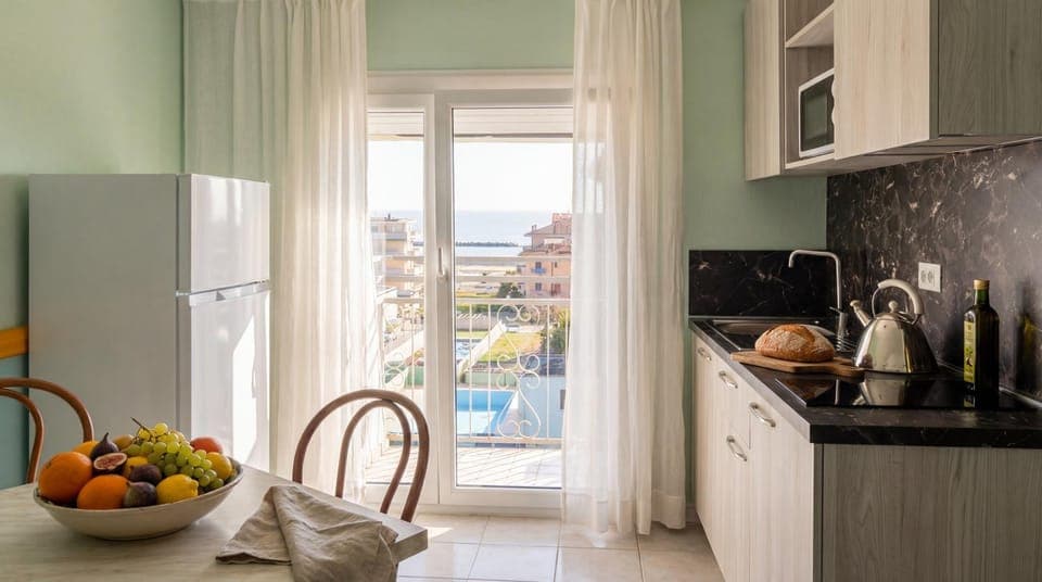 Kitchen or kitchenette, kitchen