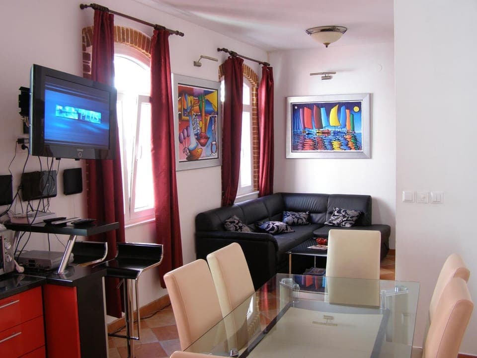TV and multimedia, Seating area
