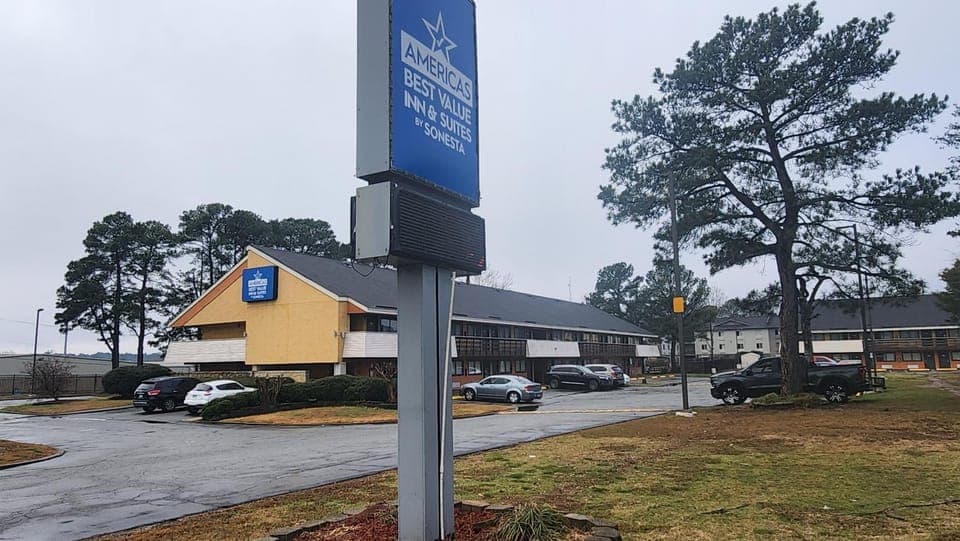 Property building, Day, Street view, Parking