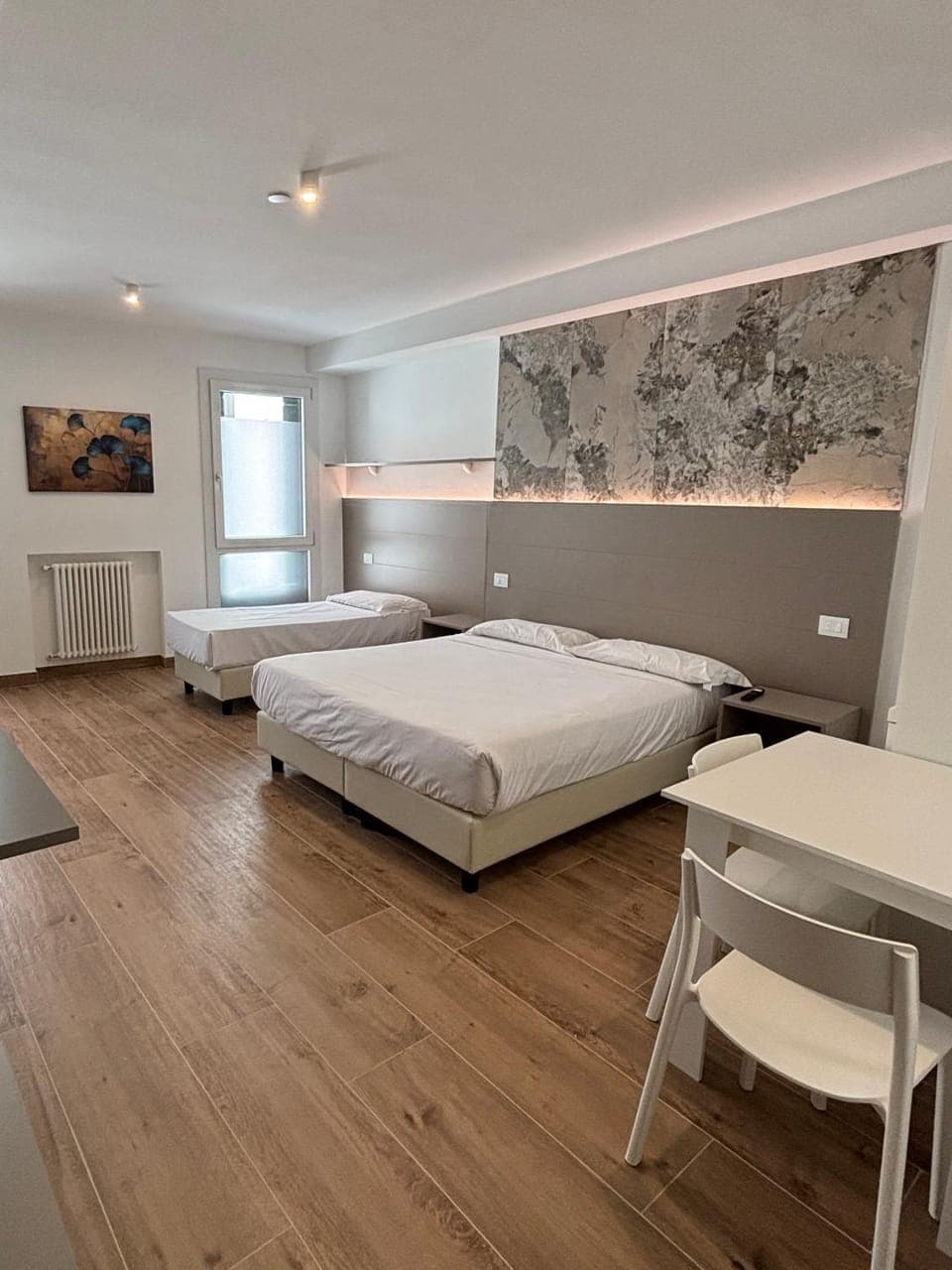 Bed, Living room, Photo of the whole room, Bedroom