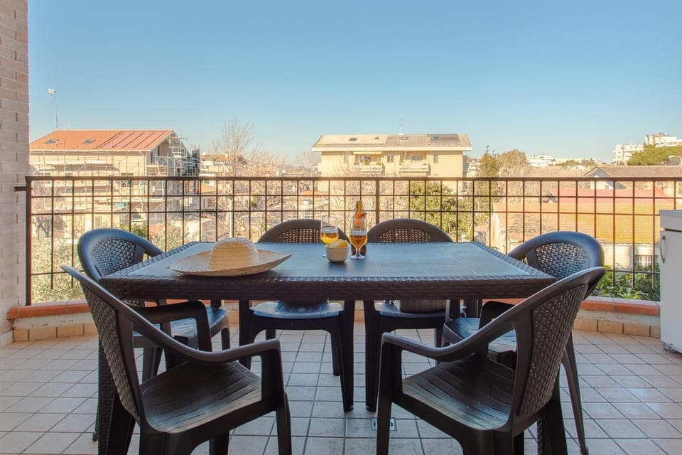 Patio, Balcony/Terrace, Balcony/Terrace, Seating area, Dining area