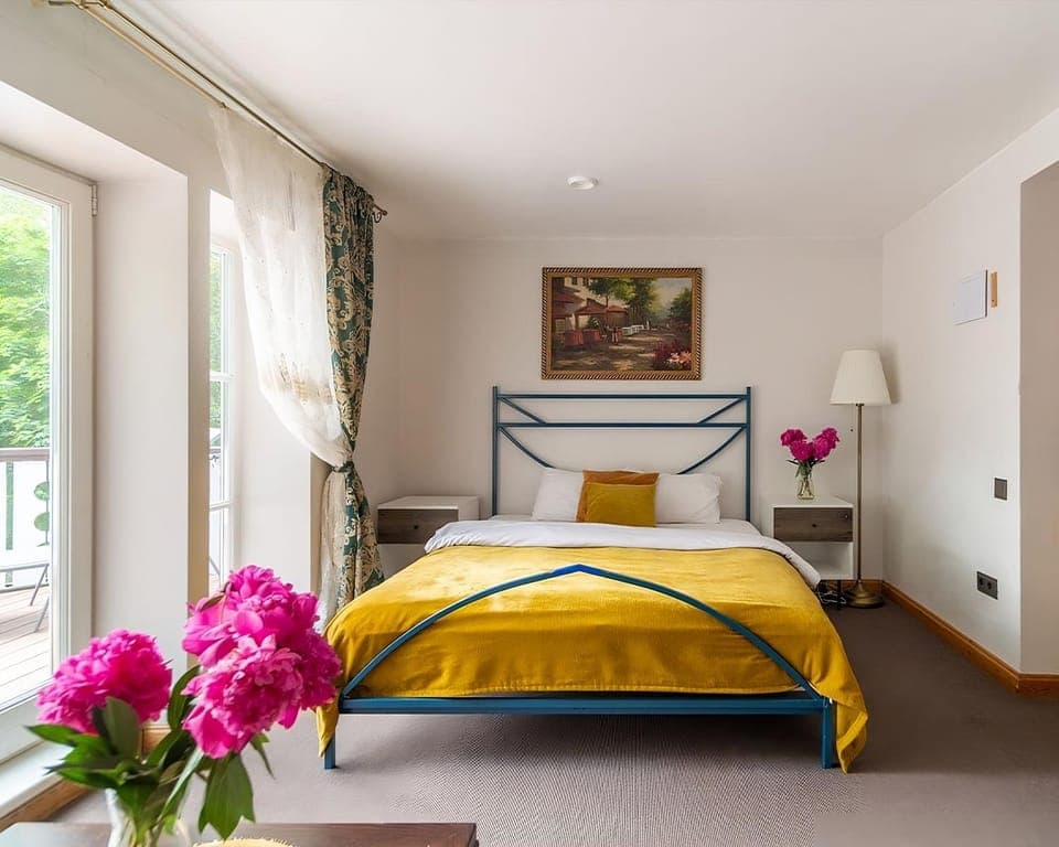 Bed, Photo of the whole room