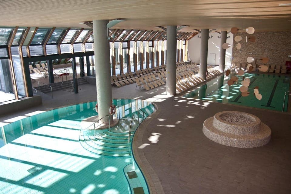 Swimming pool, Swimming pool