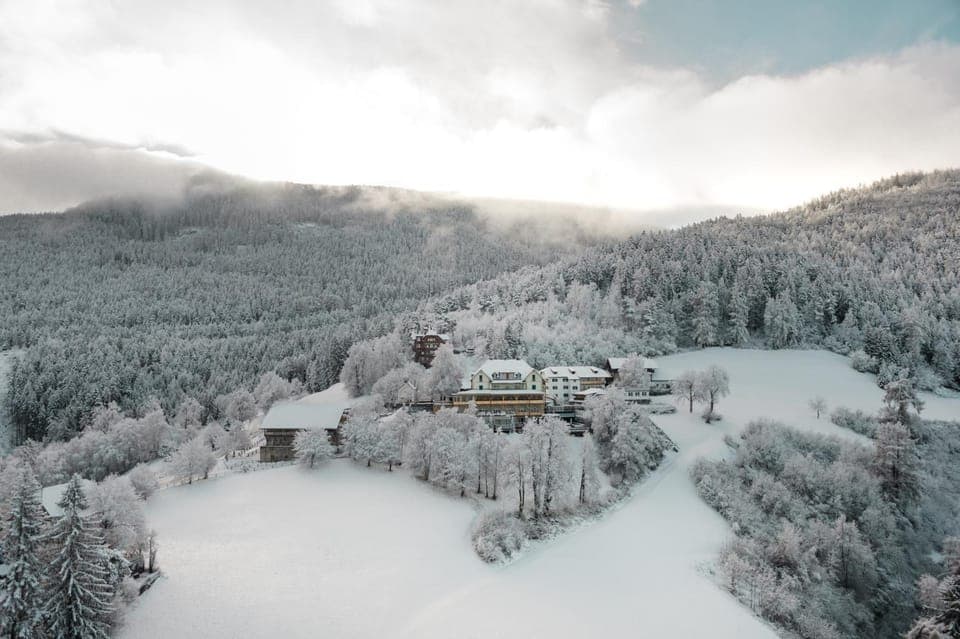 Property building, Winter, Area and facilities