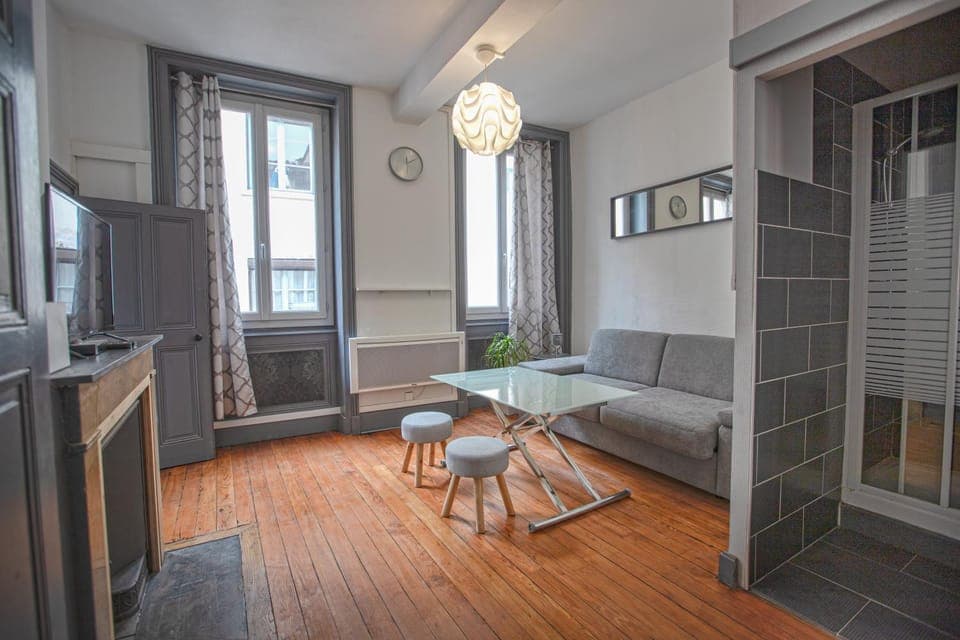 TV and multimedia, Seating area