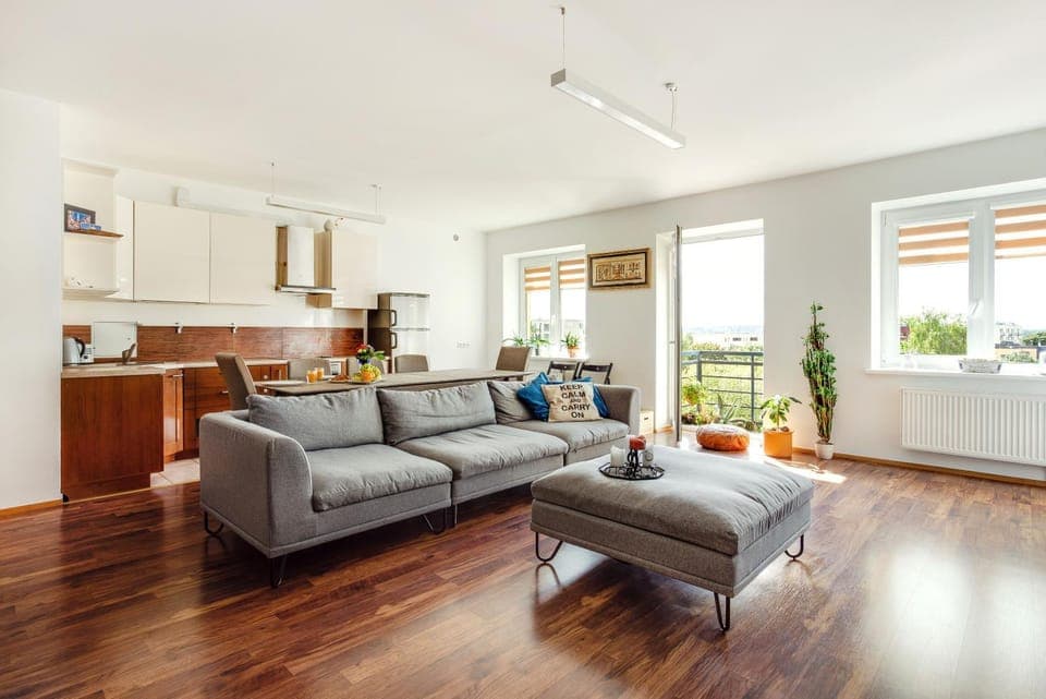 Kitchen or kitchenette, Living room, Seating area, Dining area