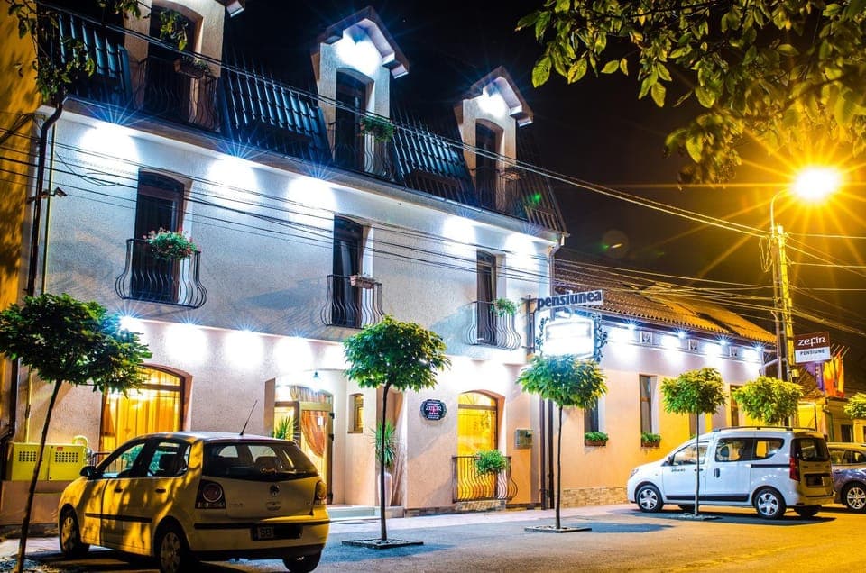 Facade/entrance, Decorative detail, Street view