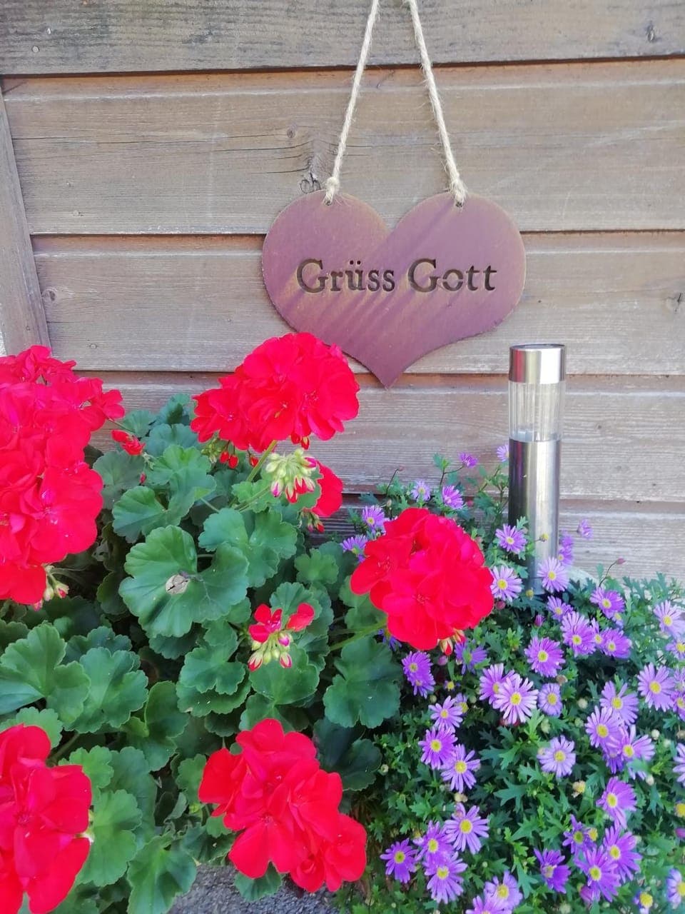 Facade/entrance, Area and facilities