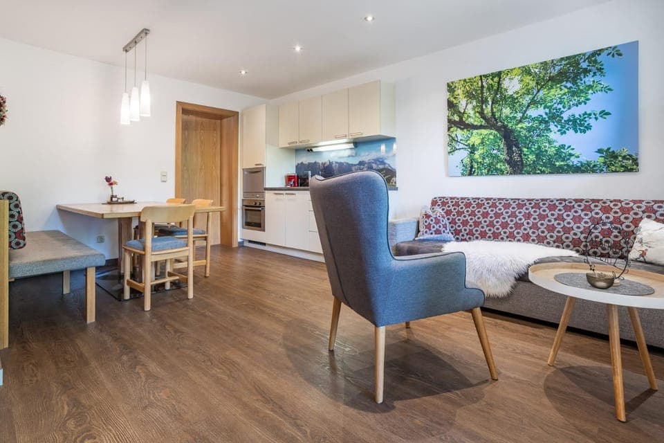 Kitchen or kitchenette, Living room