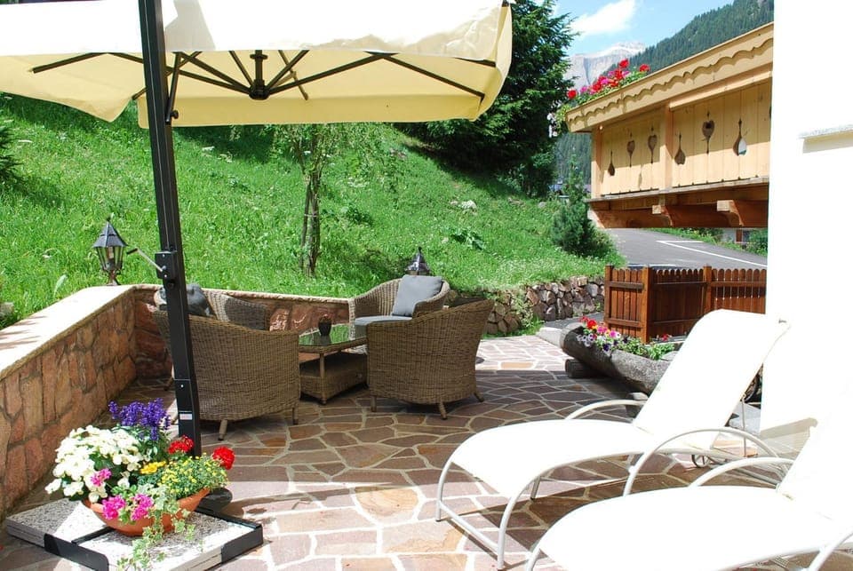 Patio, Day, Balcony/Terrace