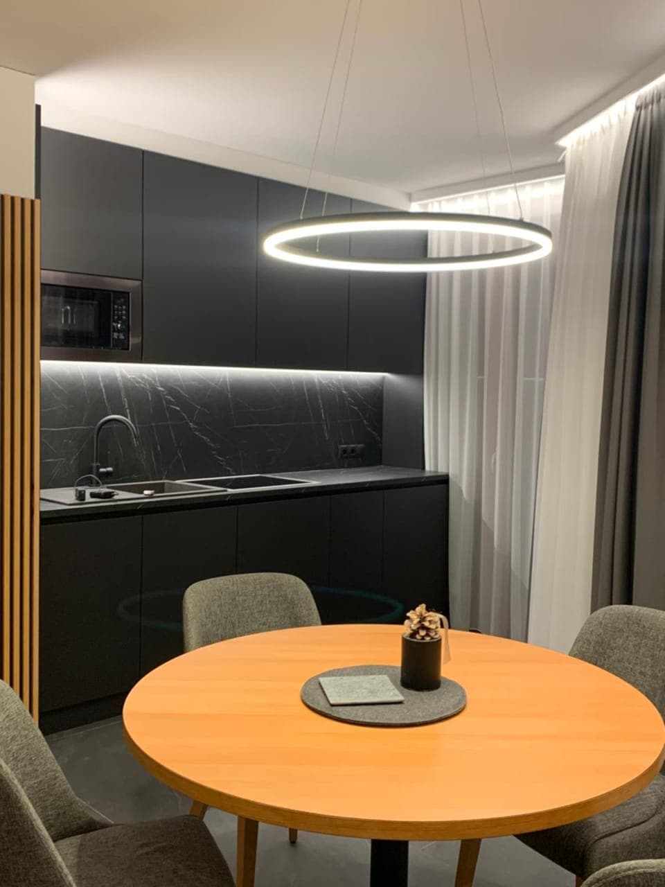 Kitchen or kitchenette, Seating area, Dining area