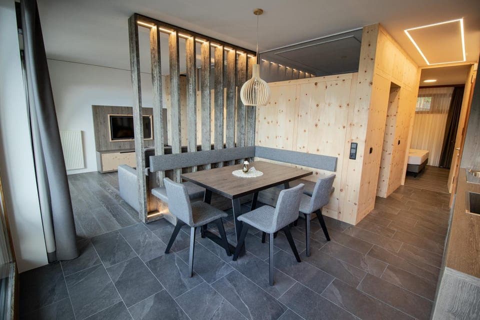 Kitchen or kitchenette, Living room