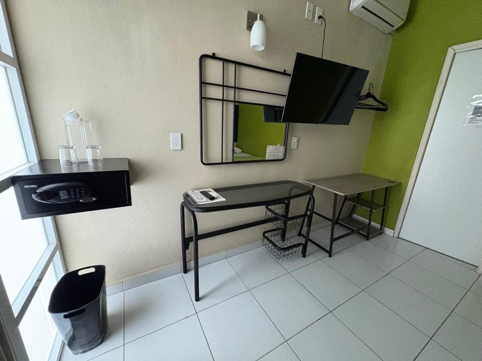 Seating area, air conditioner