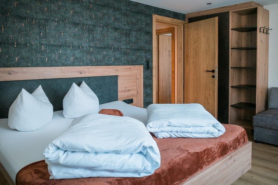 Bed, Photo of the whole room, Bedroom, wardrobe