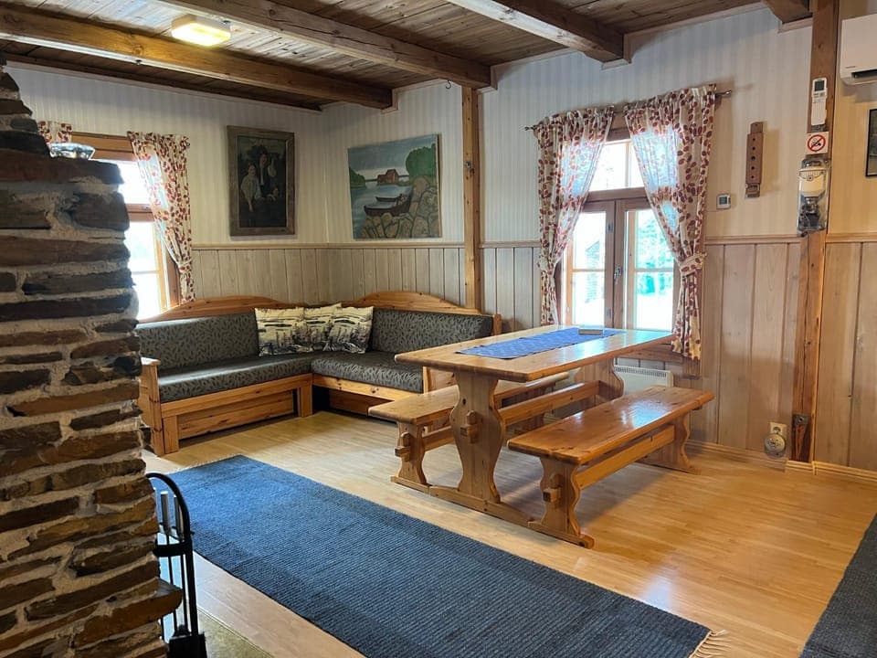 Living room, Seating area, Dining area