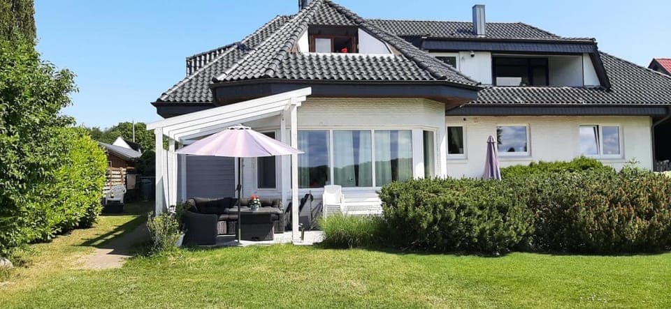 Property building, Day, Garden