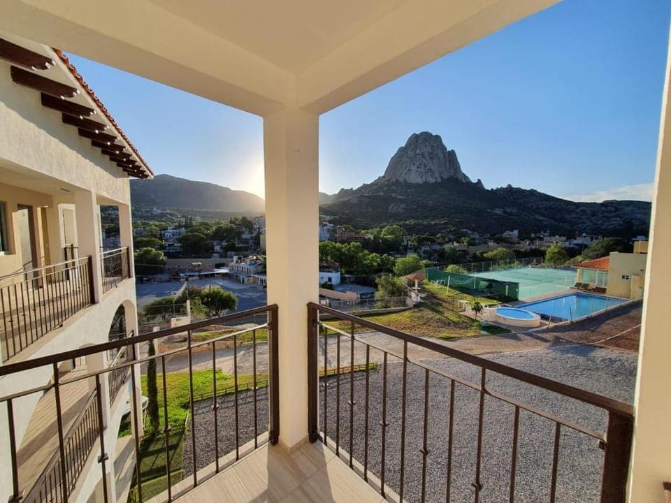 Nearby landmark, View (from property/room)