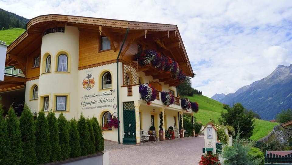 Property building, Day