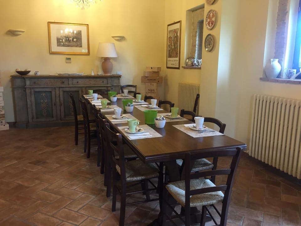 Restaurant/places to eat, Communal lounge/ TV room