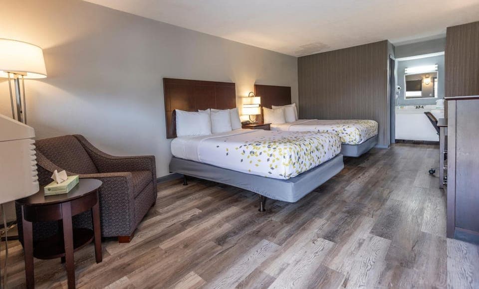 Bed, Photo of the whole room