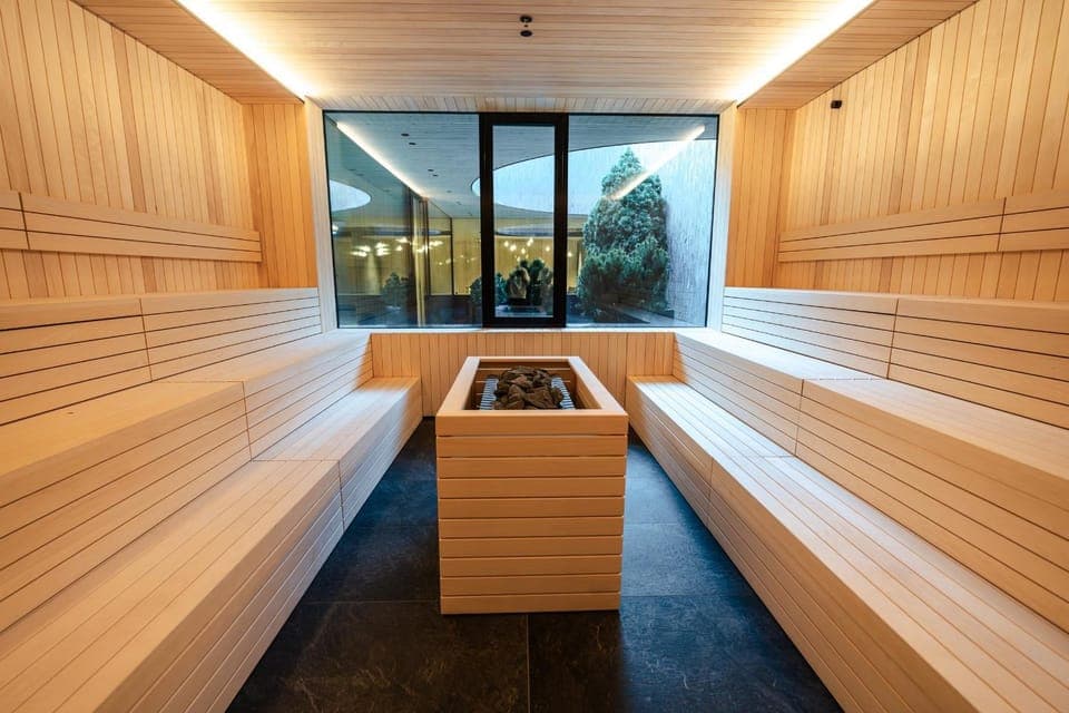 Sauna, Swimming pool
