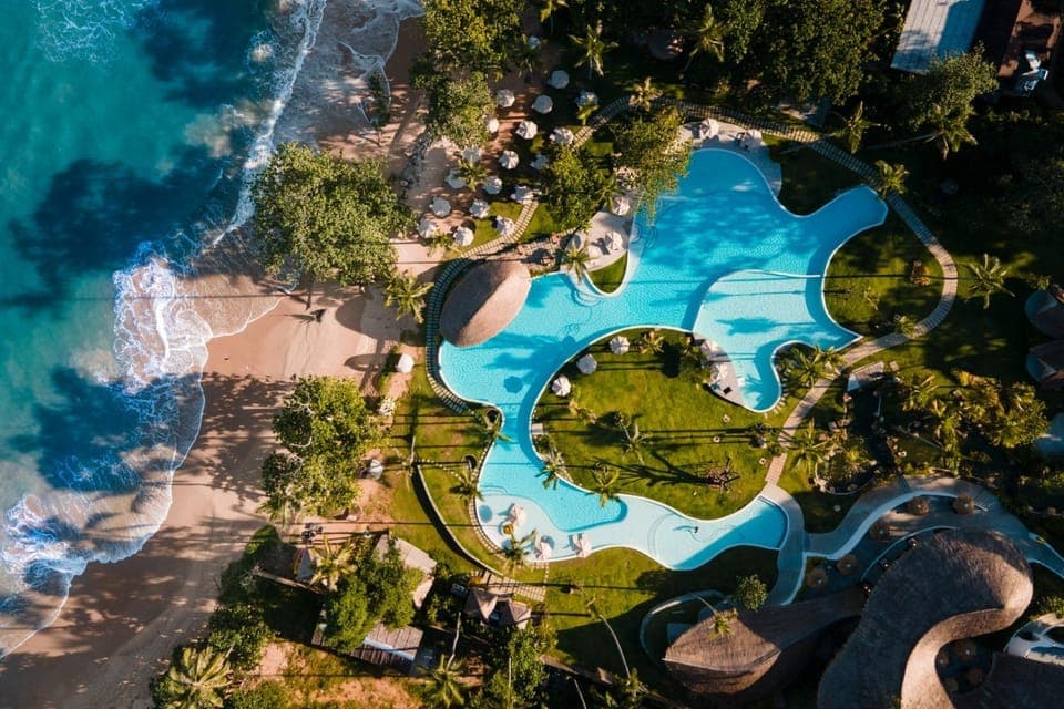 Bird's eye view, Swimming pool