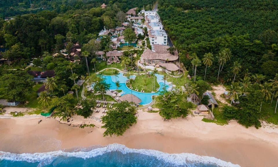 Property building, Natural landscape, Beach, Swimming pool