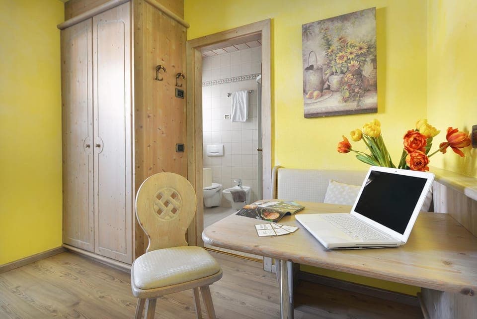 Dining area, wardrobe